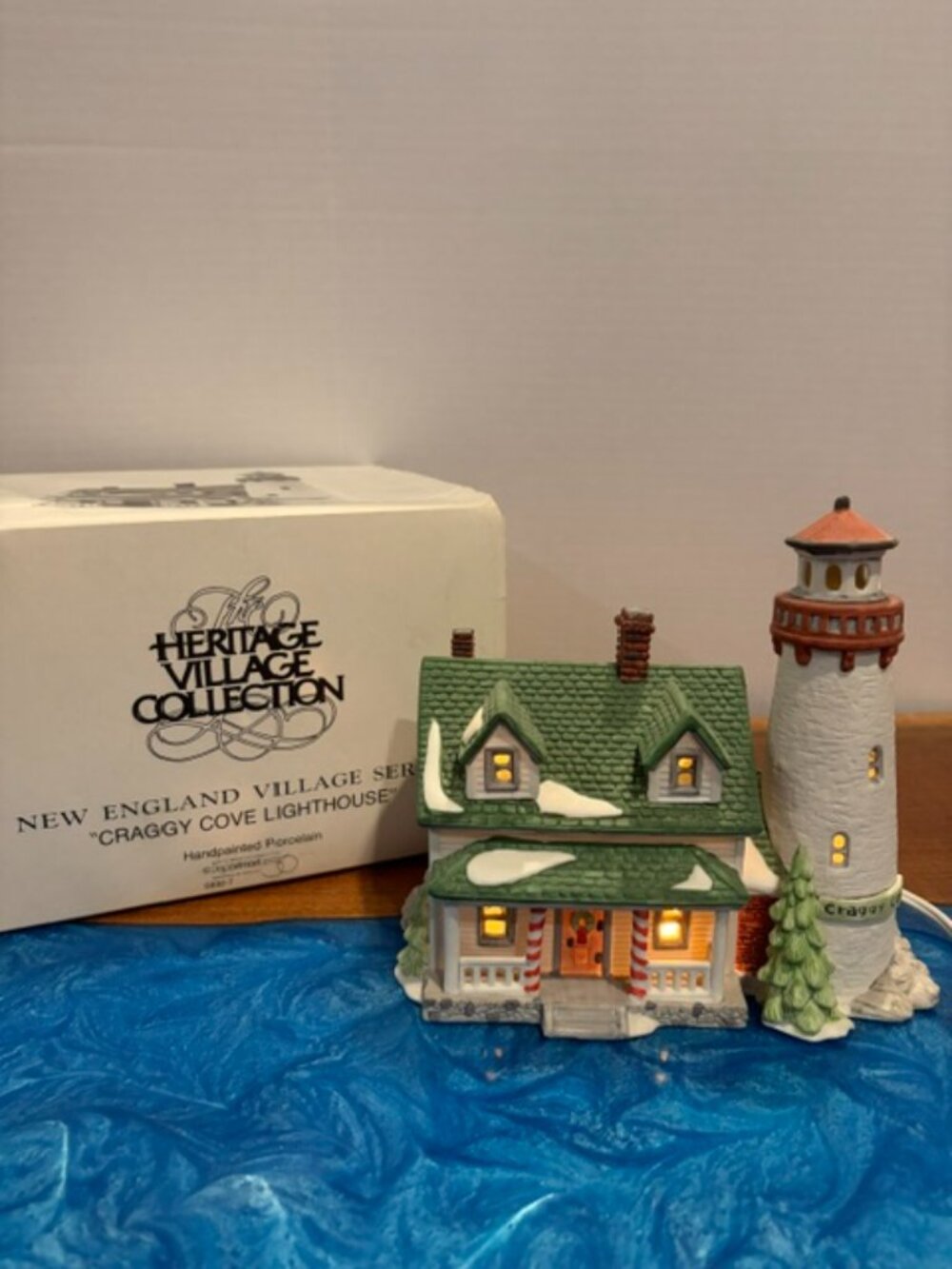 Dept 56 Heritage Village New England Craggy Cove Lighthouse #5930-7 with Box